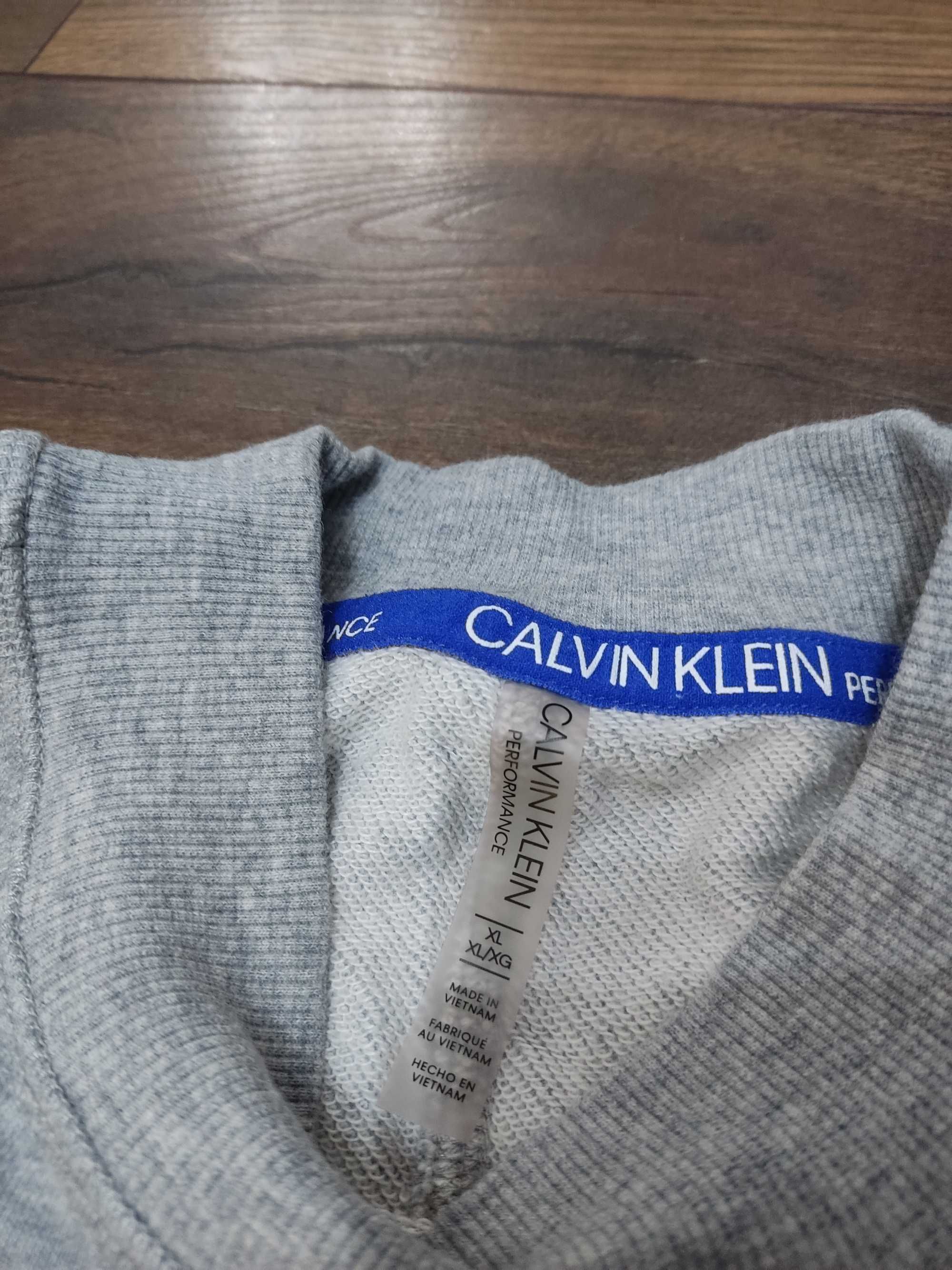 Calvin Klein дамско crop худи