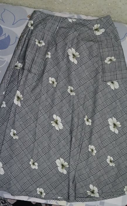 Продам тёплые юбку для женщины и девушки