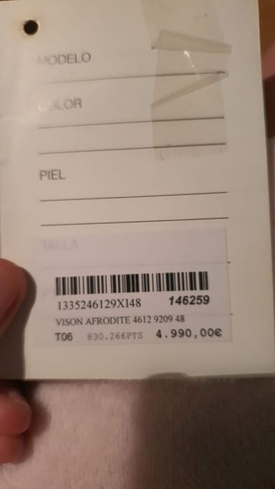 Haina de blana de nurcă noua cu etichetă