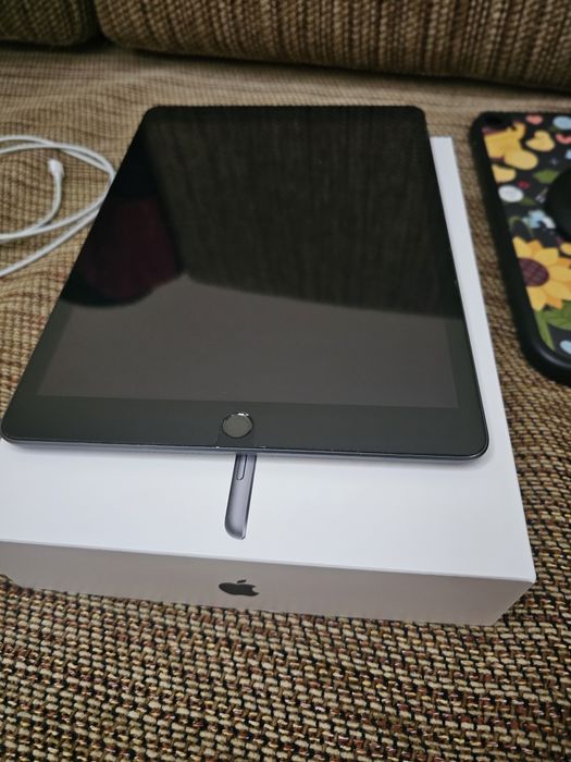 Ipad 9 gen 2021 64 gb много добро визуално и техническо състояние