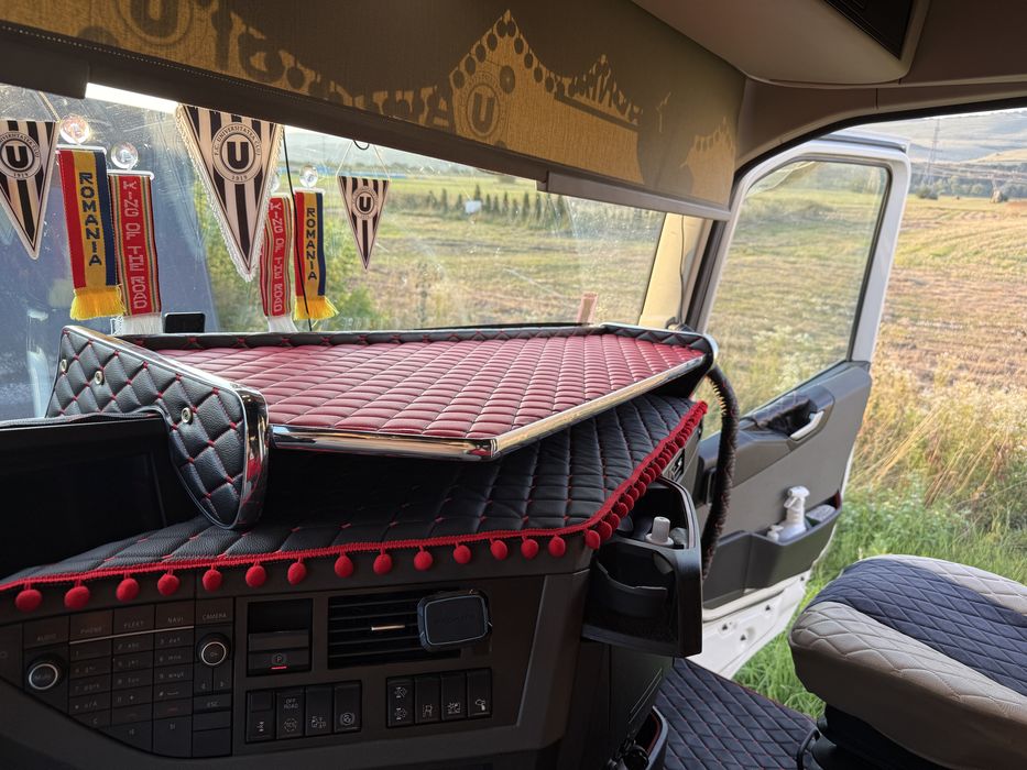 Vand masa bord volvo fh  si husa de bord