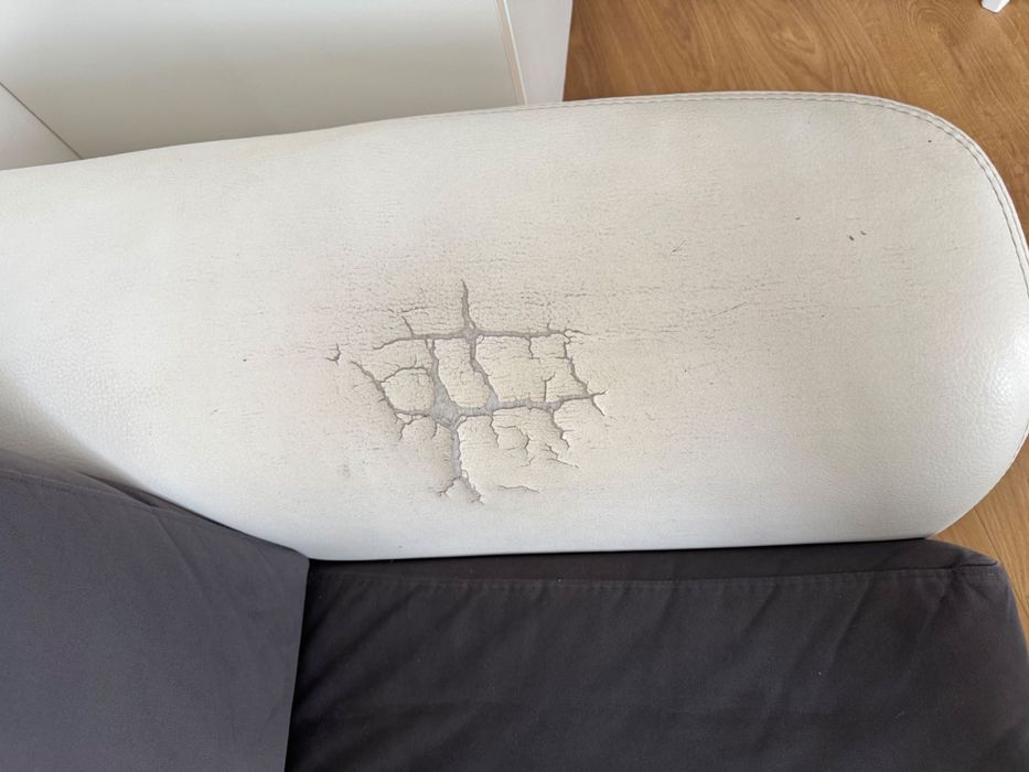 Канапе с изкуствена кожа