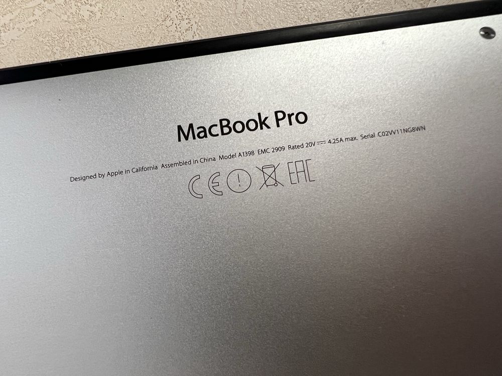 Apple Macbook pro 15" 2015 core i7 16GB 256SSD