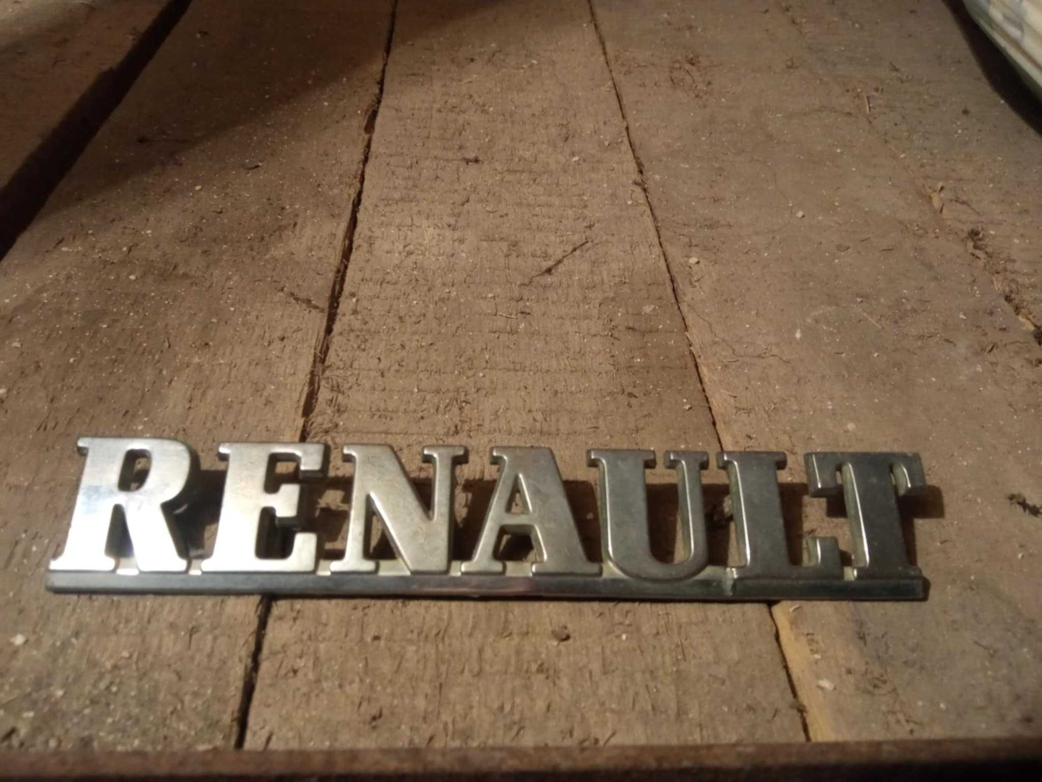 Емблеми VW, Renault, Fiat