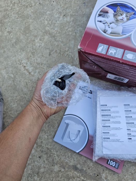 Usa automata cu microchip pentru pisici