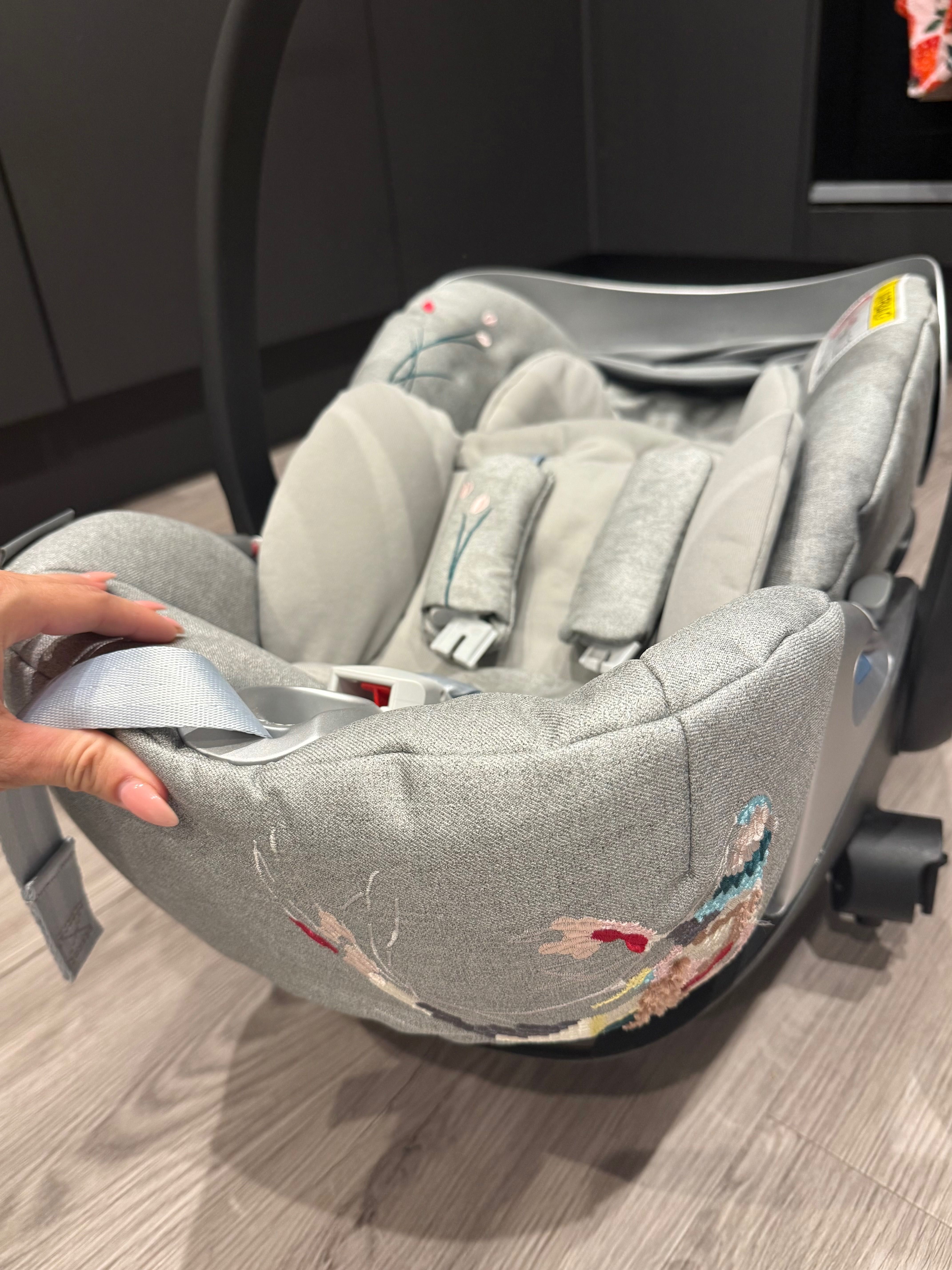 Cybex кошче за кола