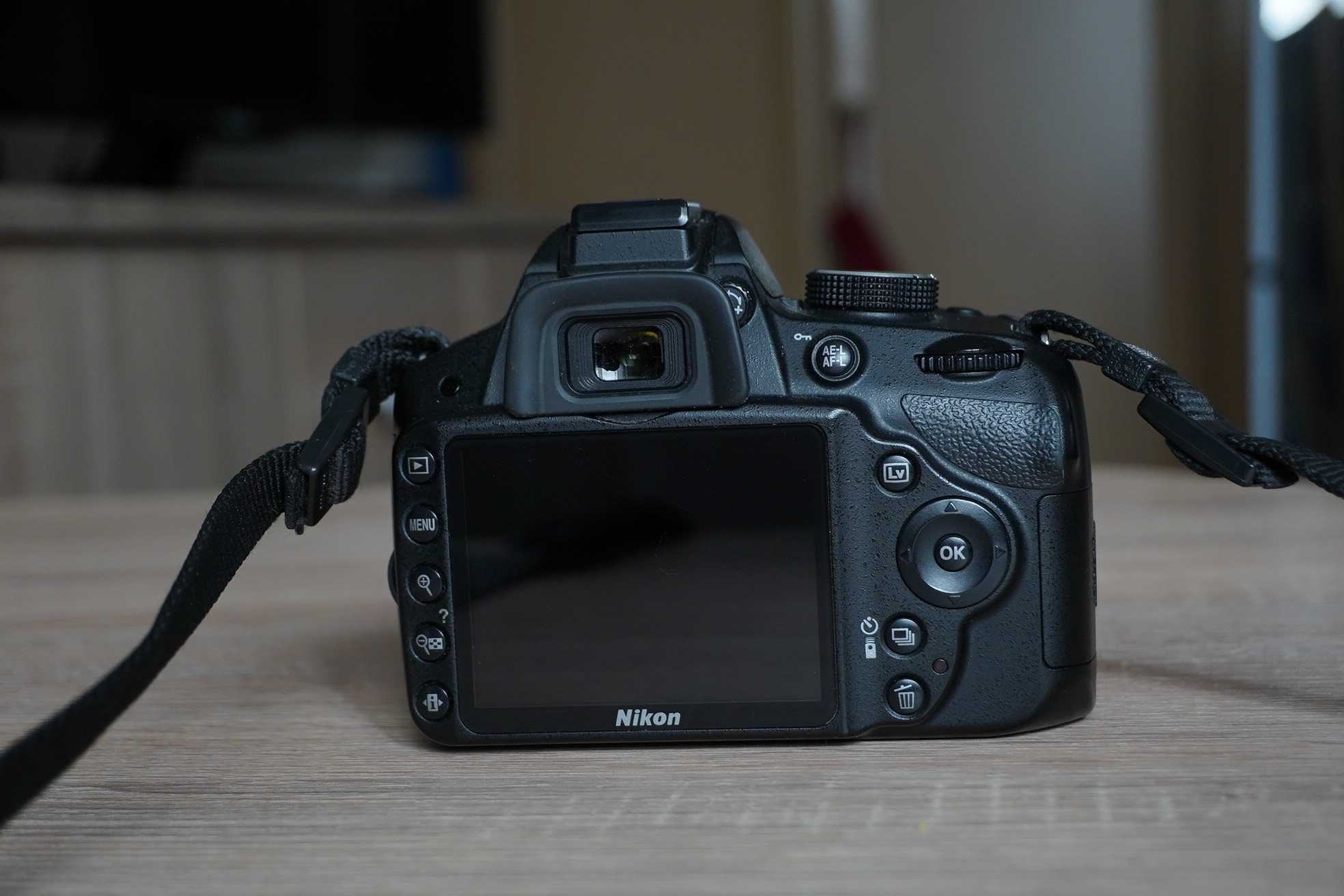 Nikon D3200 + KITT (18-55mm)