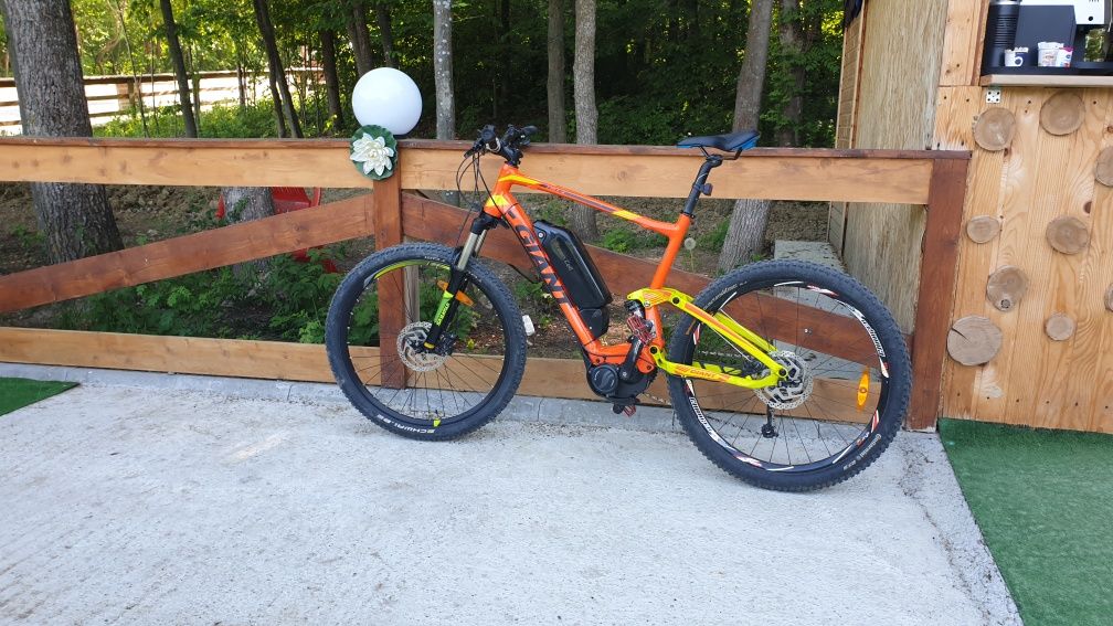 Bicicleta giant full suspension electrica