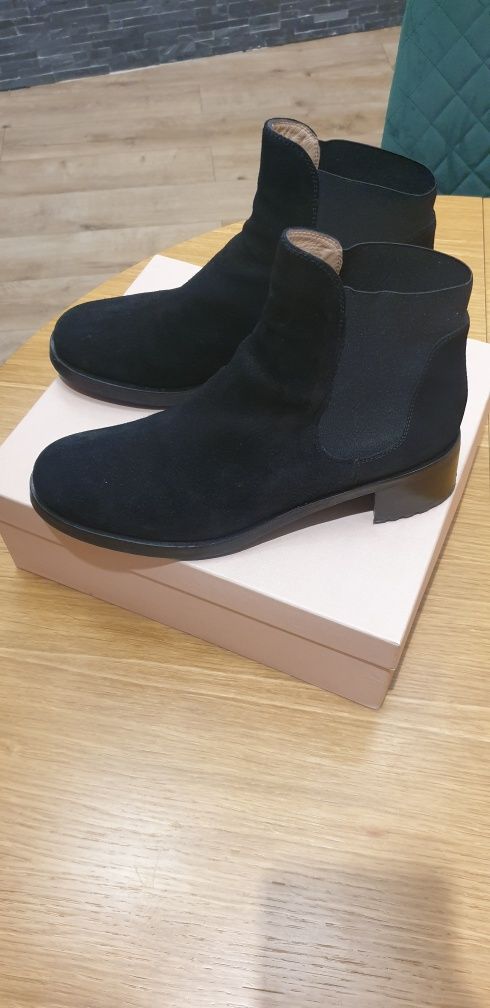 Vând botine Mussette