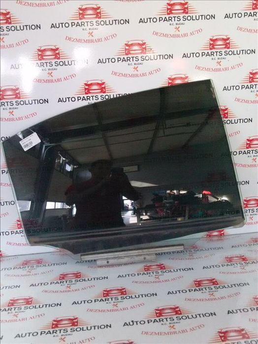 geam dreapta spate lexus is 220d