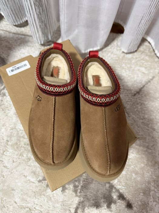 UGG noi cu eticheta