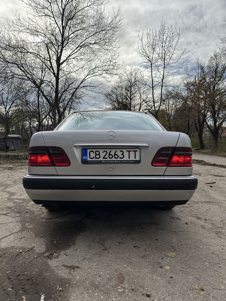 Mercedes E320 4 matic