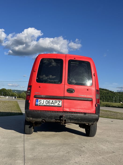 Opel combo.