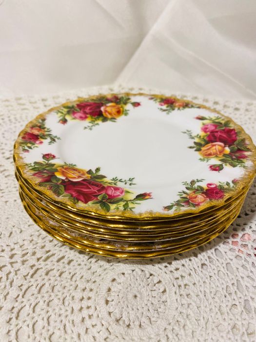 десертни чинии Royal Albert