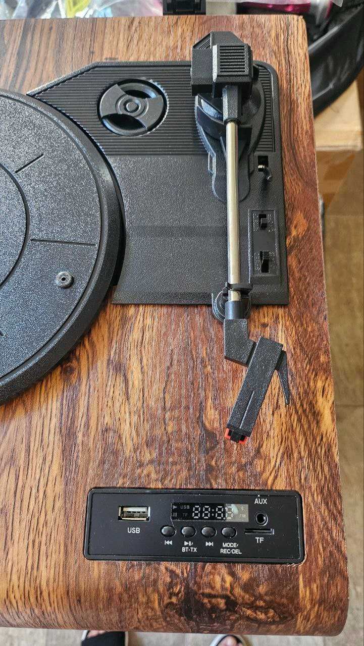 VOSTERIO B-692 Bluetooth 3-скоростен грамофон с вградени високоговорит