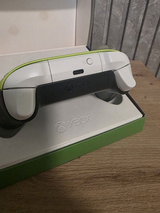Джойстик за Xbox One Lunar Shift , оригинален контролер