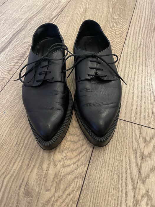 Черни обувки с остър връх от естествена кожа