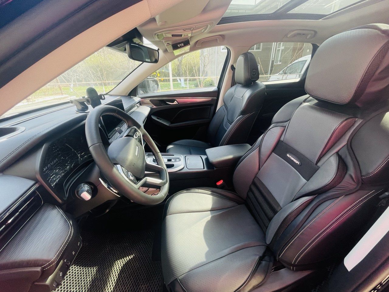 Продается автомобиль HAVAL JOLION premium