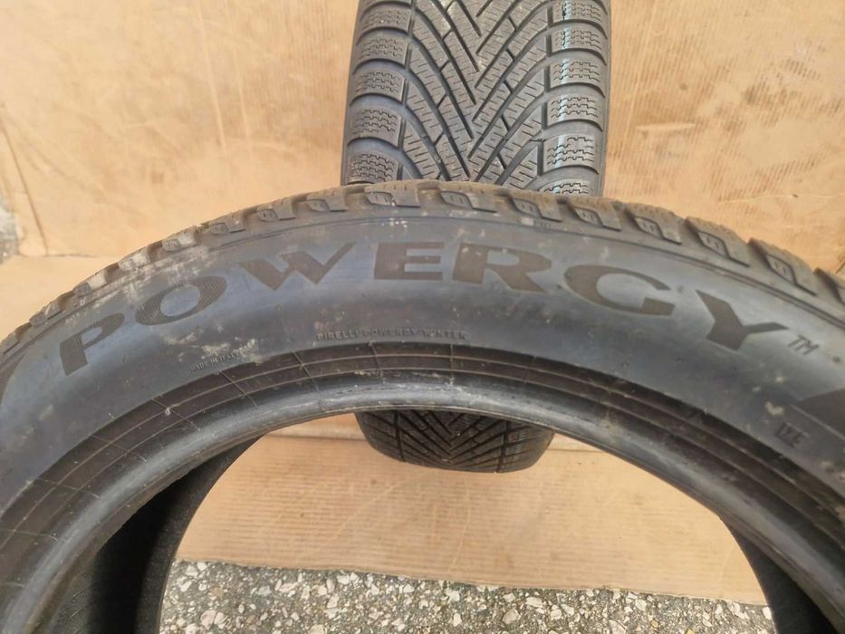 2 Pirelli R18 225/55
Зимни гуми 
DOT2724