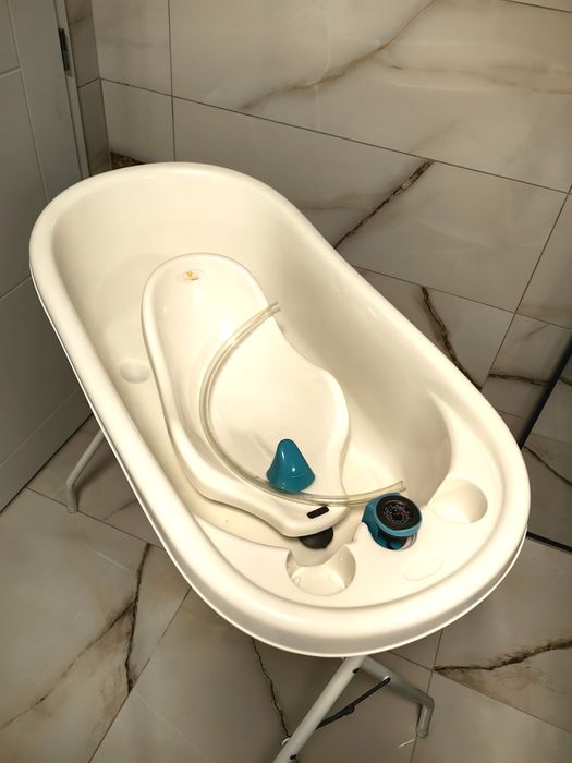Cădiță bebeluși cu cadru metalic, suport anatomic, termometru,