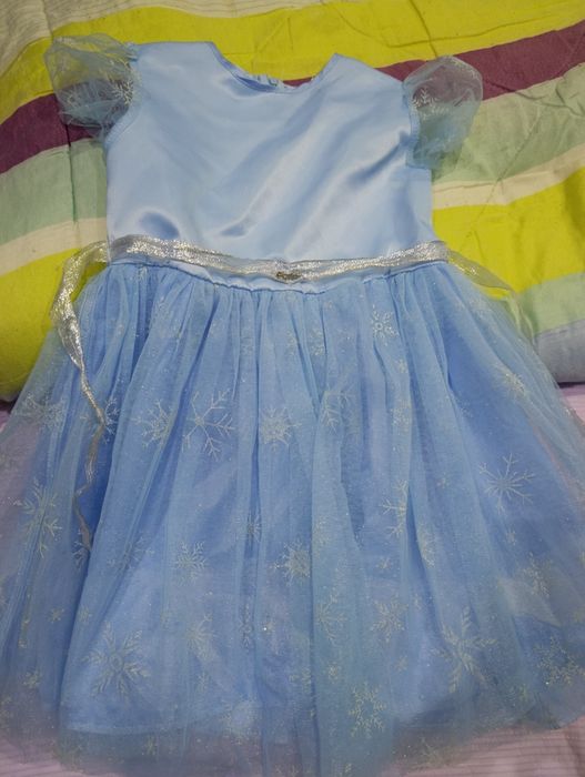 Продаю платье до 3,4лет