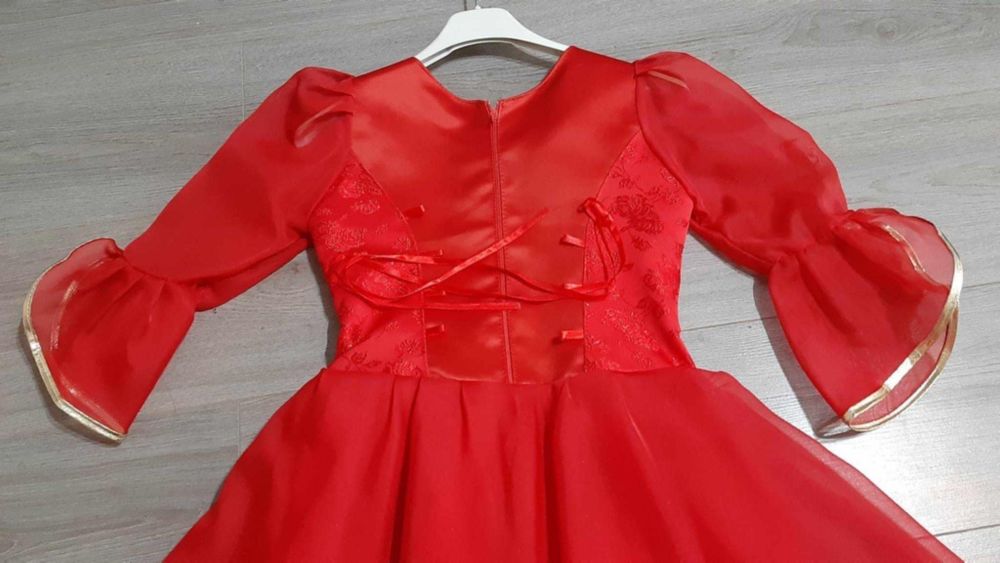 Rochii roșii de copii