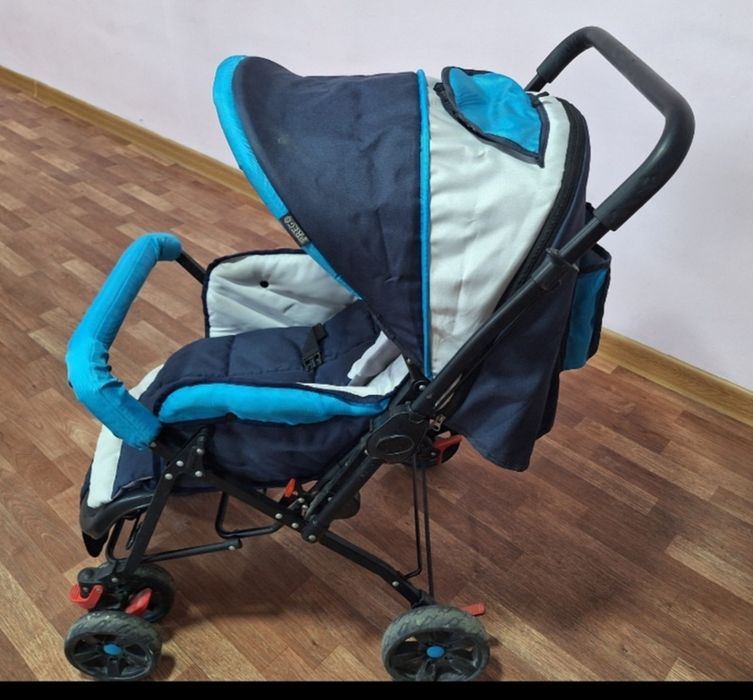 Срочно продаётся качественная детская коляска