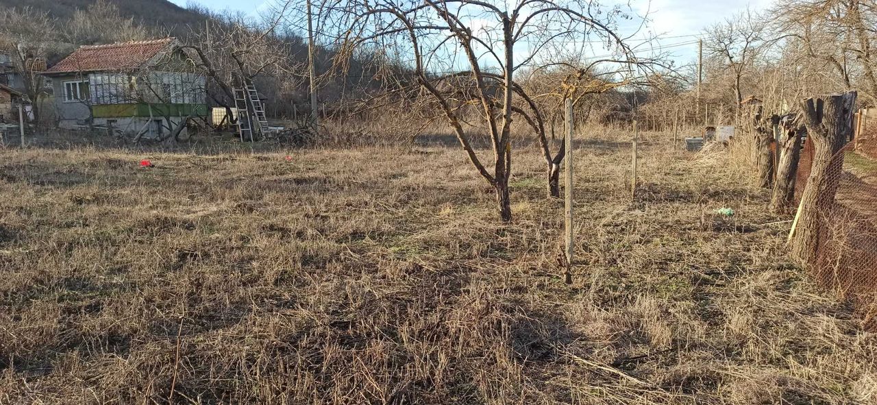 Продава се Парцел в Провадия - 1194 кв.м за 19 €/кв.м - Снимка #1