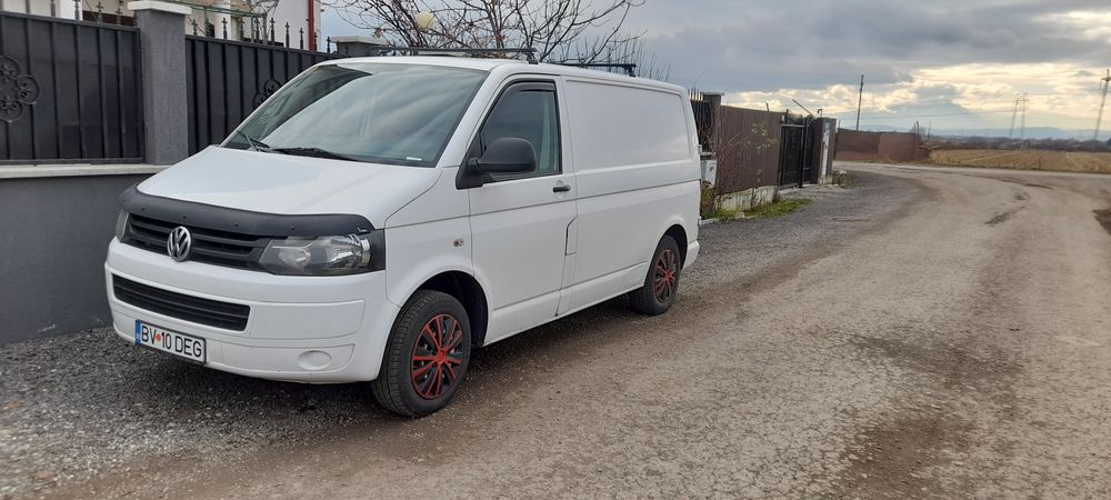 Vând wolkswagen Transporter T5