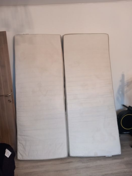 Saltele 2 buc 200 lei amândouă