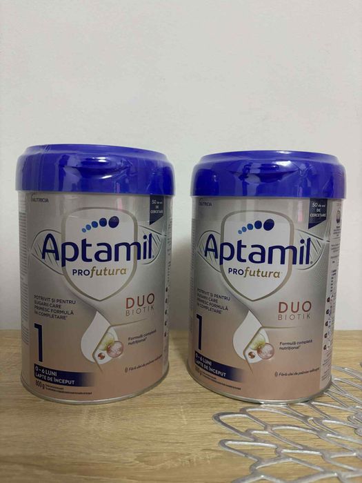 Vand doua cutii de lapte Aptamil 85 de lei cutia