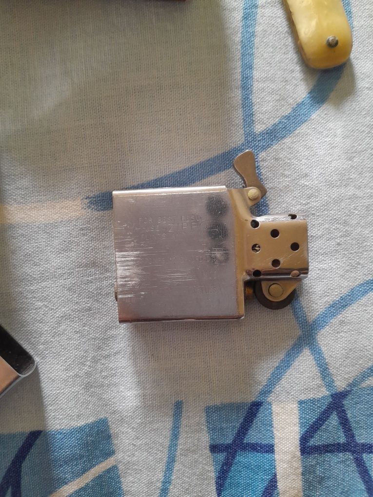 Bricheta  zippo.