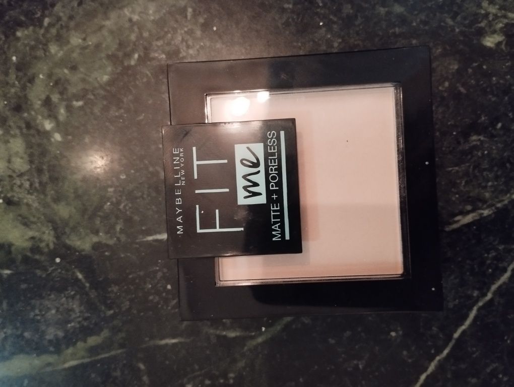 Матовая пудра Maybelline New York Fit me,