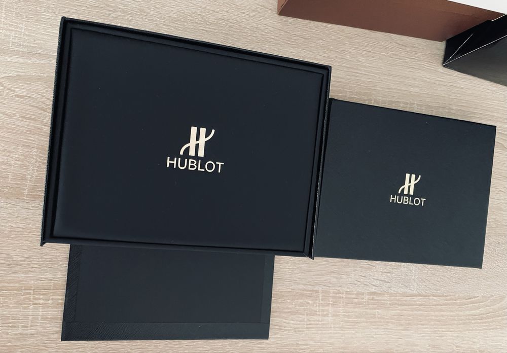 Часовник Hublot /Хъблот/ Модел: Square Bang Unico King Gold