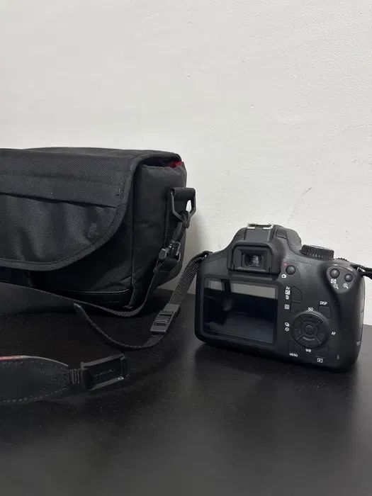 Canon EOS 4000D – Kit complet pentru pasionați de fotografie!