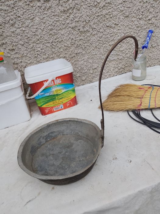 Продавам медни калайдисани съдове.