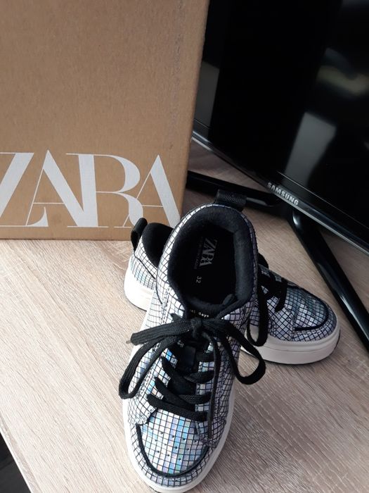 Детски сникърси Зара номер 32