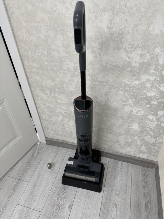 Продаю пылесос, новая, запаски имеется, поломоющий, ковры чистит