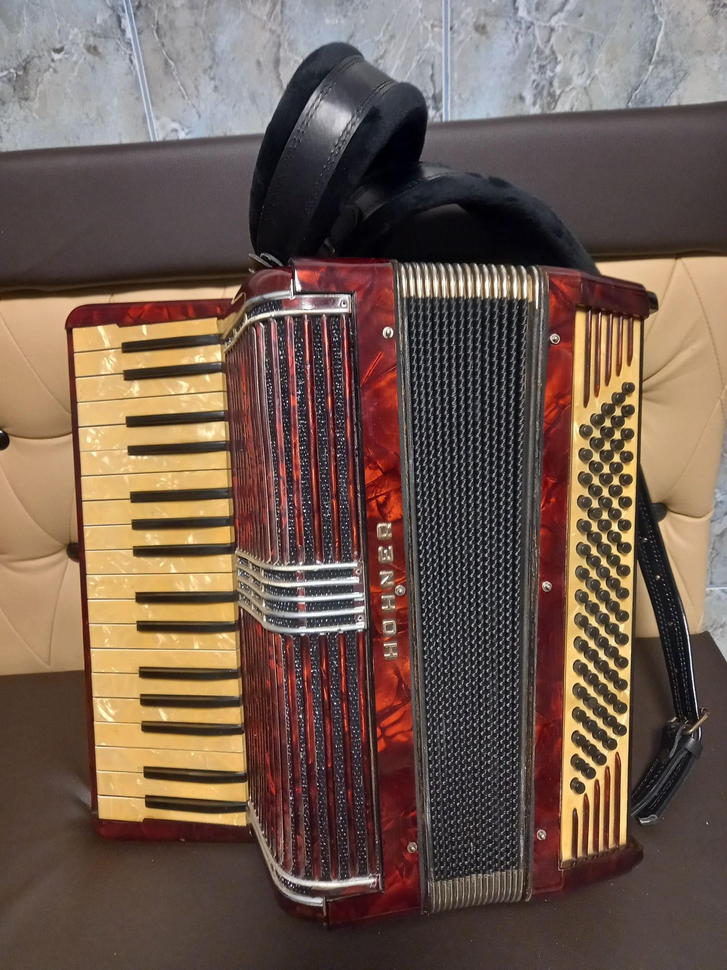 Acordeon Hohner  verdi 2 vergea 80basi acordat Bandon