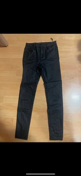 Pantaloni Stradivarius