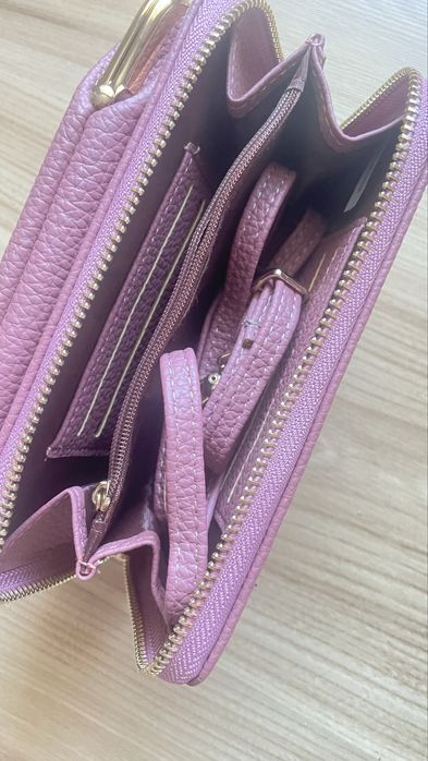 Дамско портмоне ново топ състояние