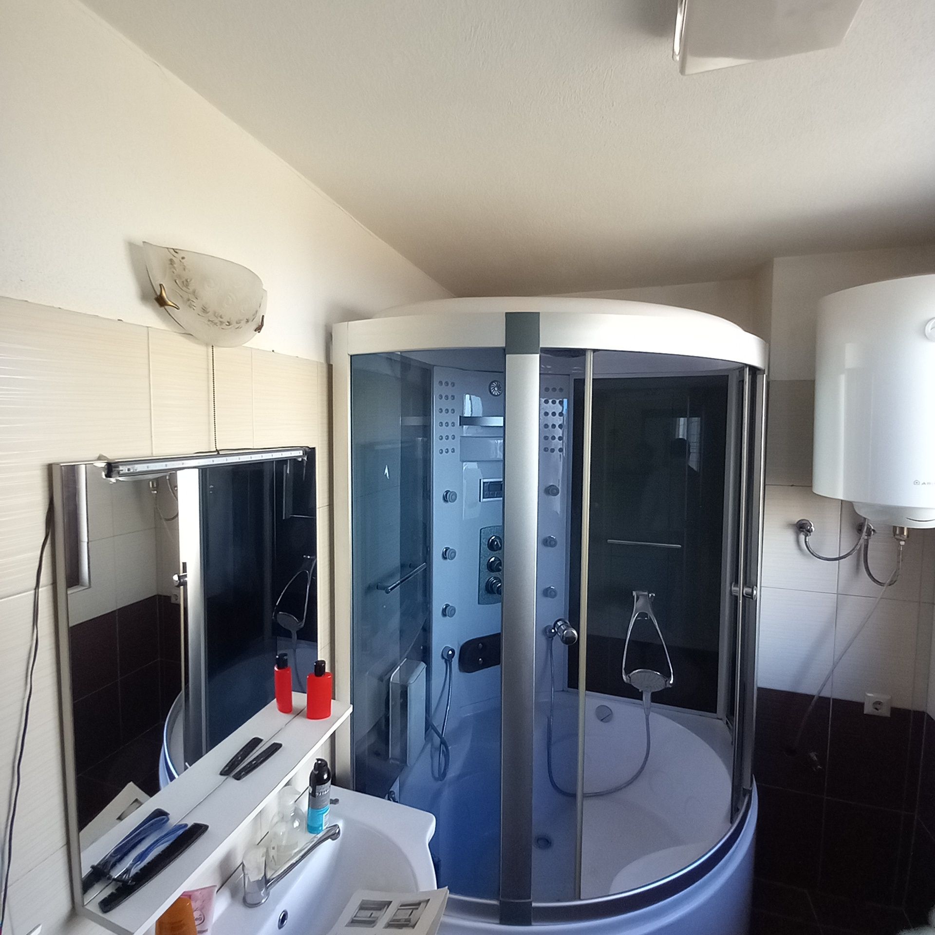 Cabina cu idromasaj