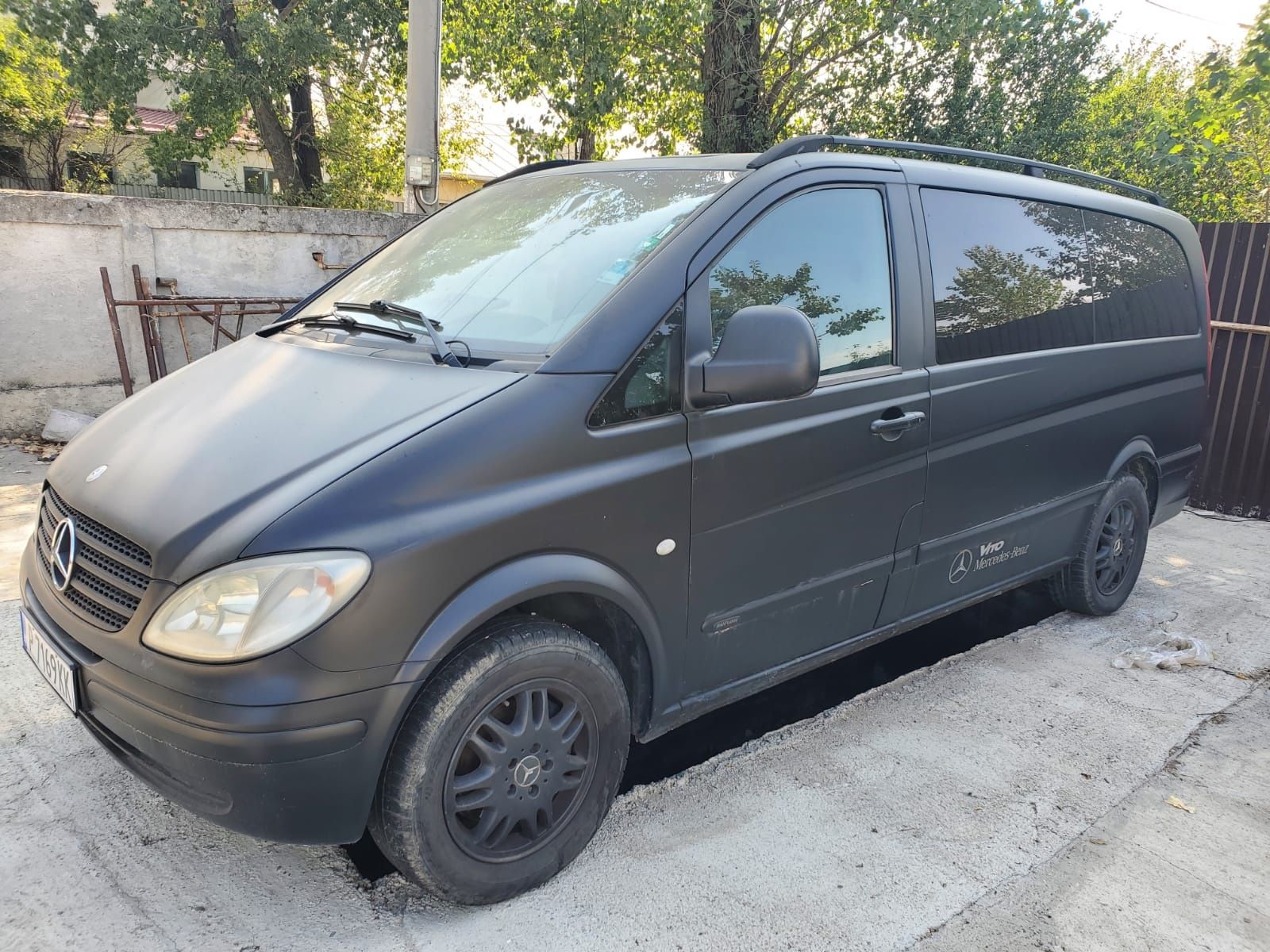 Dezmembrez Două Mercedes Vito w639 115cdi