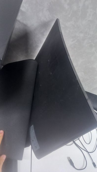 Здравствуйте продам монитор