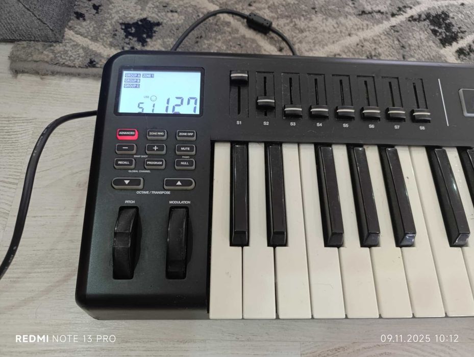 MIDI клавиатура alesis qx49