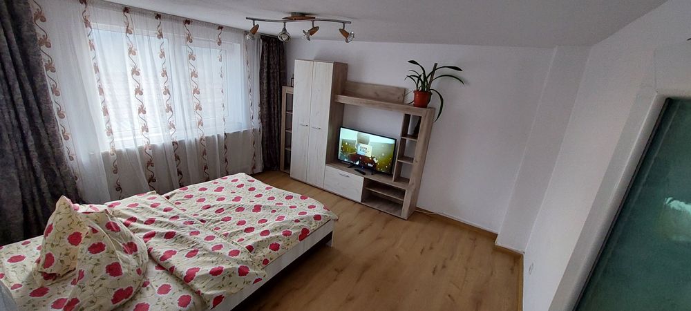 Închiriez casa 3 dormitoare +sufragerie