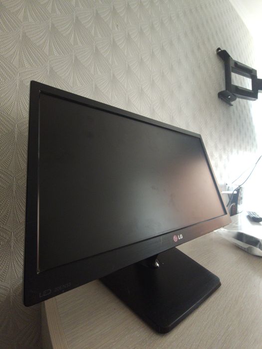 Монитор Lg Flatron 20 en33ss-B