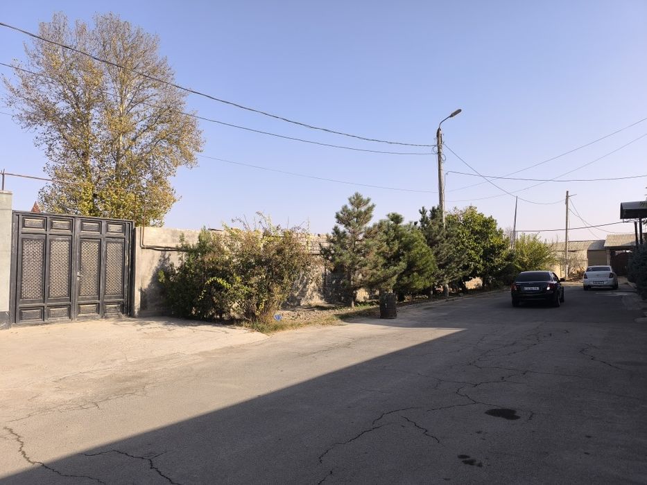 Продае́тся земля  фасад 70м на дл 25м в Яшнаабад районе,оp. пост тузел