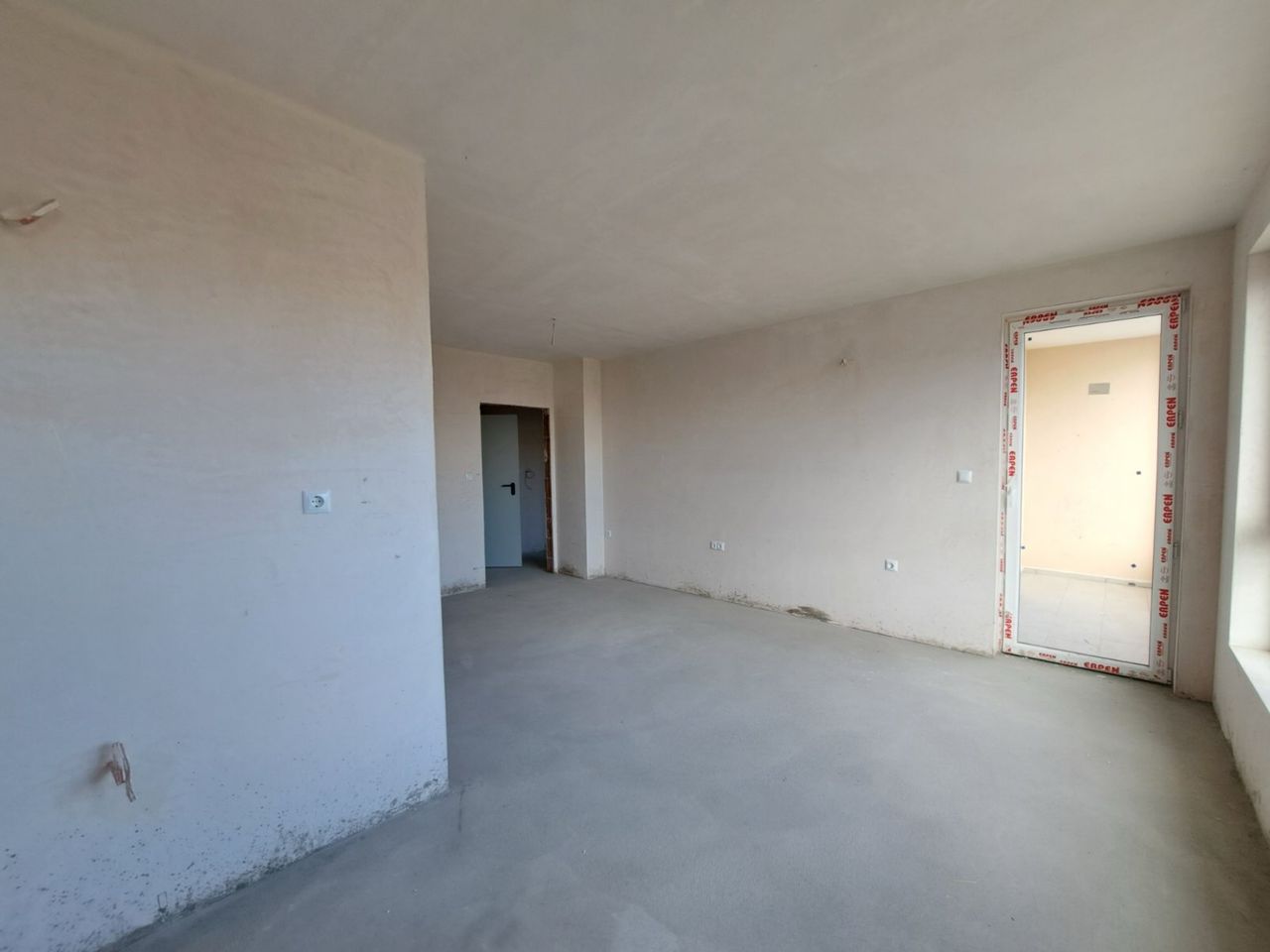 Продава се Двустаен апартамент в к.к. Дюни - 62 кв.м за 1000 €/кв.м - Снимка #2