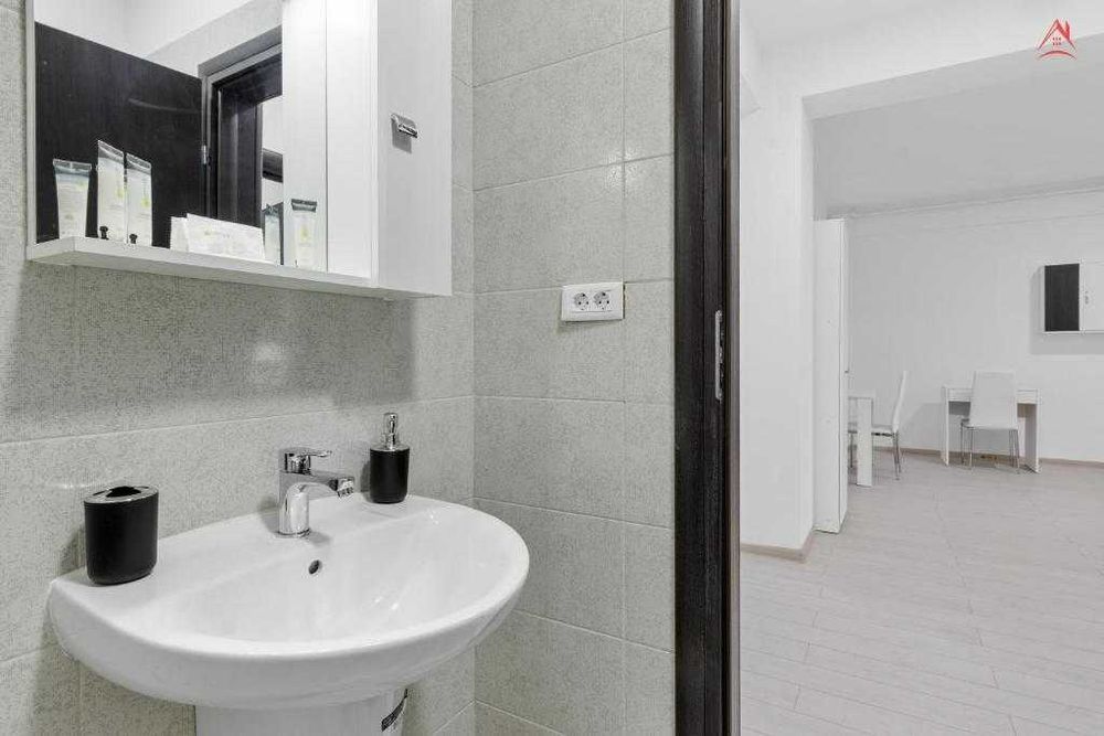 Sunny Yellow Apartment - Penthouse, Aer Conditionat, Free Parking